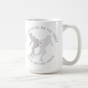 Caneca De Café O que acontece nas estadas da trilha na trilha