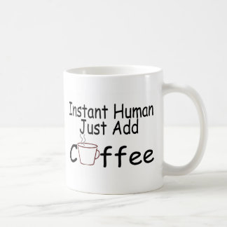 Caneca De Café O ser humano imediato apenas adiciona o café