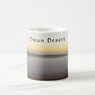 Caneca De Café O sol nasce no deserto de Wahiba Sands em Omã