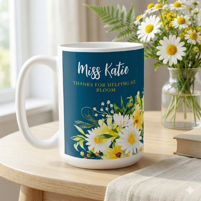 Caneca De Café Obrigados Para Me Ajudar A Bloom Daisy Mug (Thank a special teacher with this beautiful daisy, "Thanks for helping me bloom" personalized mug! )