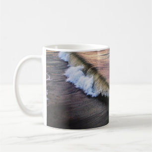 CANECA DE CAFÉ OCEANOS VAI ATRASANDO EM SHORE DURANTE O DIA