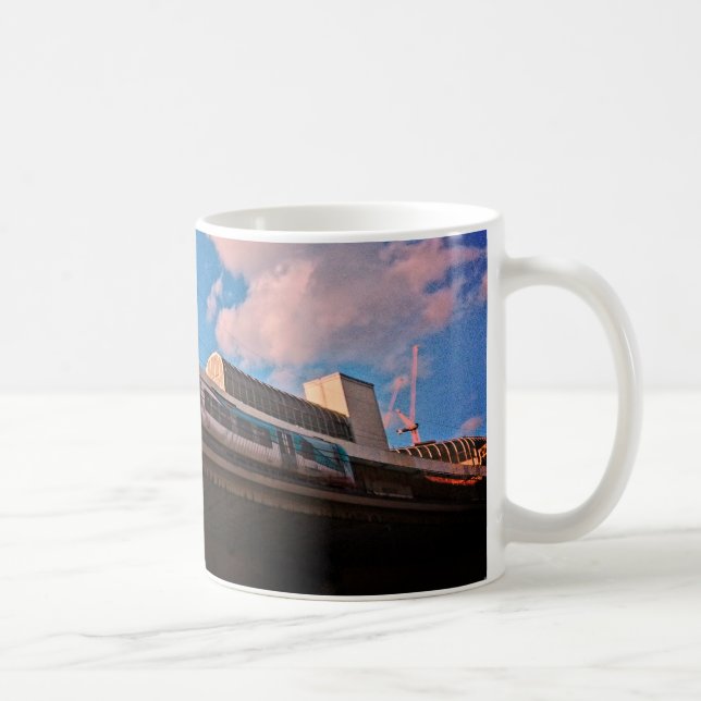 Caneca De Café Olhando para o trem (Direita)