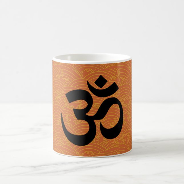 Caneca De Café Om num mar de ondas laranja (Centro)