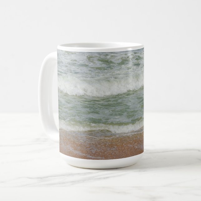 Caneca De Café Ondas na imagem tropical da praia (Frente Esquerda)