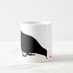 Caneca De Café ordem de pecking. blackbird e corações vermelhos.