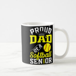 Caneca De Café Orgulhosa mãe de uma turma de formandos de softbal