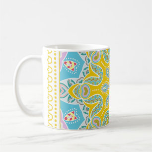 Caneca De Café Ornamento colorido decorativo sobre fundo branco, 