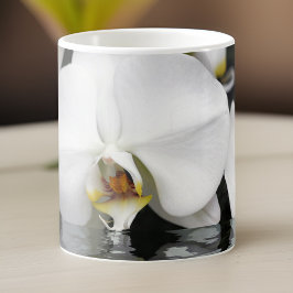 Caneca De Café Orquídeas Brancas Emergindo da Água