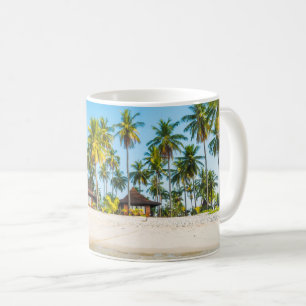 Caneca De Café Os bungalows da estância turística na praia