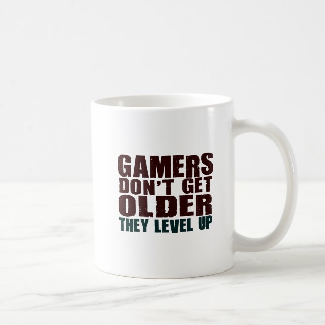 Caneca De Café Os Gamers não obtêm mais idosos… (Direita)