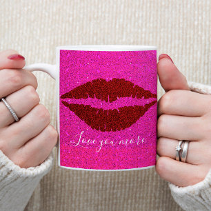 Caneca De Café Os Lábios Vermelhos Cintilantes Adoram Mais Script