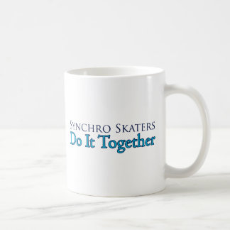 Caneca De Café Os patinadores Synchro fazem-no junto