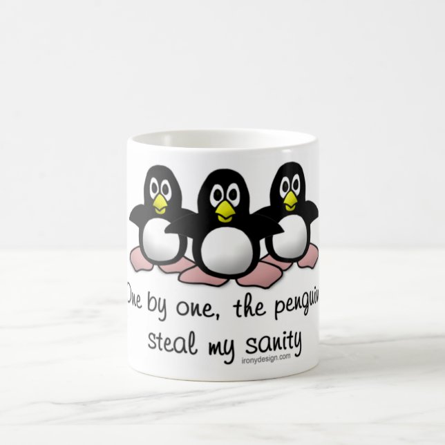Caneca De Café Os pinguins roubam minha sanidade (Centro)