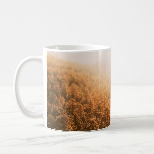CANECA DE CAFÉ OURO SON SOBRE UMA FLORESTA (Esquerda)