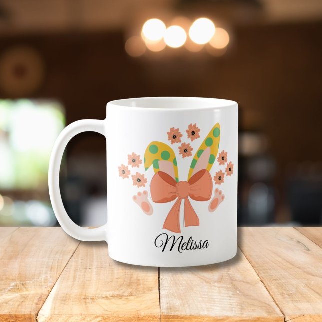 Caneca De Café Ouvidos de coelho da Páscoa com arco e nome person (Criador carregado)