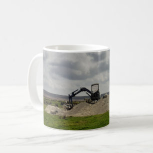 Caneca De Café Ovelhas Yorkshire e um escavador.