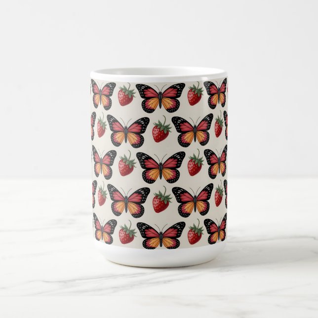 Caneca De Café Padrão contínuo de borboletas e morangos (Centro)