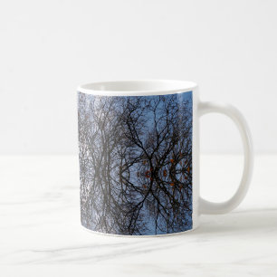 Caneca De Café Padrão da árvore de imagens espelhadas