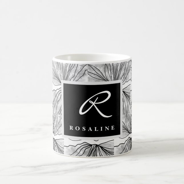 Caneca De Café Padrão de Azulejo Botânico preto e branco monogram (Centro)
