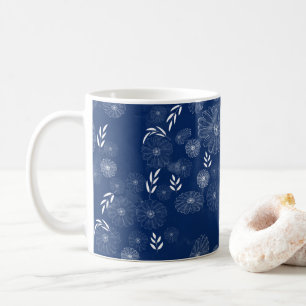 Caneca De Café Padrão de Dobras de Flor Branca Elegante