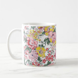 Caneca De Café padrão de flores altas sobre fundo branco