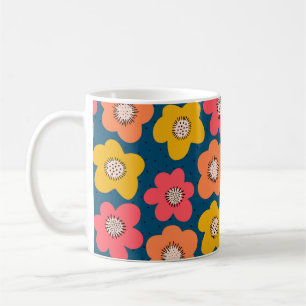 Caneca De Café Padrão de flores sem costura. Flores frias escand