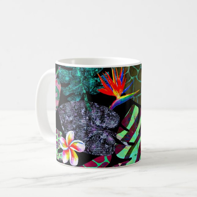 Caneca De Café Padrão de Folhas e Flores Tropicais Vibrantes (Frente Esquerda)