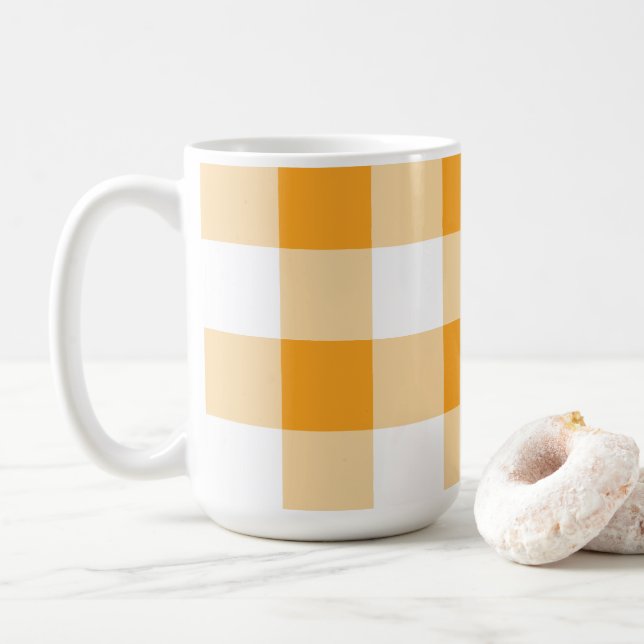Caneca De Café Padrão de Gingham Amarelo (Com Donut)