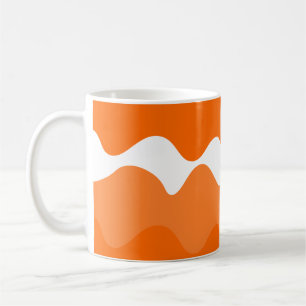 Caneca De Café Padrão de ondas horizontais laranja e branca desig
