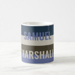 Caneca De Café Padrão de Stripes Azul e Castanho<br><div class="desc">Comece seu dia com estilo usando a caneca de café padrão Blue and Brown Stripes. Com um design striped moderno,  esta caneca adiciona um toque sofisticado à sua rotina de café ou chá. Perfeito para casa,  escritório ou como um presente pensativo para aqueles que apreciam acessórios elegantes e eternos.</div>