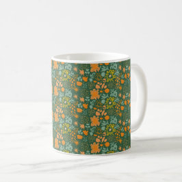 Caneca De Café Padrão floral em um fundo verde escuro