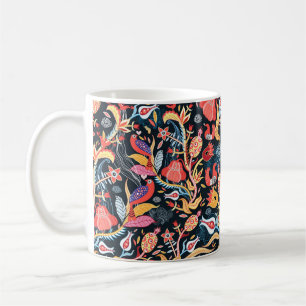 Caneca De Café padrão floral ornamental com aves numa base escur