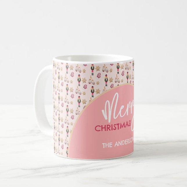 Caneca De Café Padrão Moderno de Natal Rosa Pastel (Frente Esquerda)