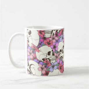 Caneca De Café Padrão sem costura com crânios encontram flores