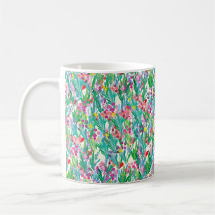 Caneca De Café Padrão sem costura com flores, fundo vegetal. A