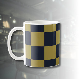 Caneca De Café Padrão Verificado Dourado e Marinho Elegante