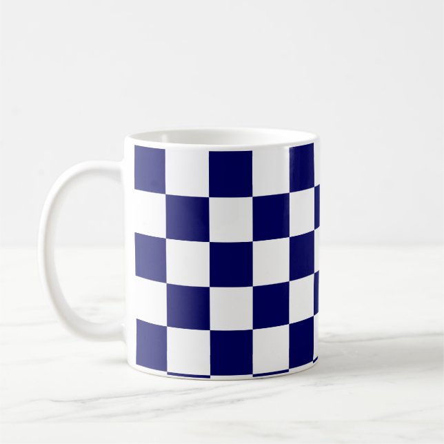 Caneca De Café Padrão Xadrez Azul Marinho e Branco (Esquerda)