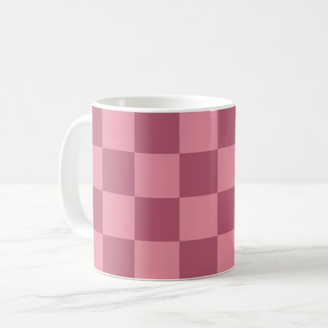 Caneca De Café Padrão Xadrez Rosa Minimalista (Frente Esquerda)