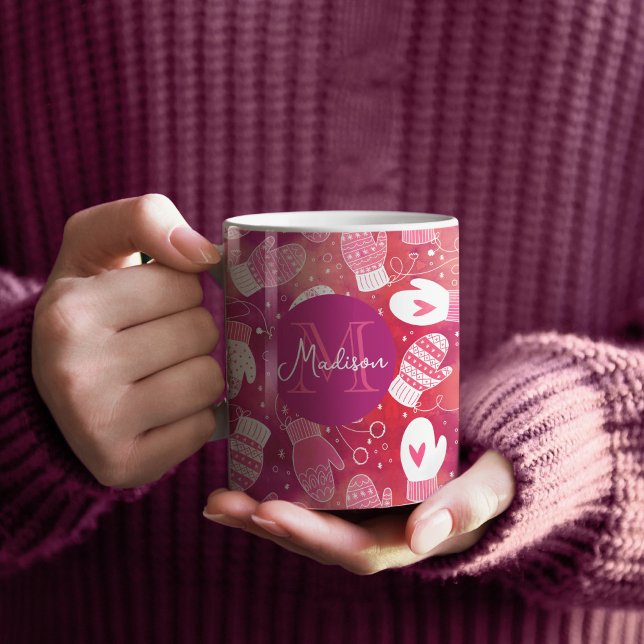 Caneca De Café Padrões de natal em rosa (Pink Winter Mittens with Monogram Mug)
