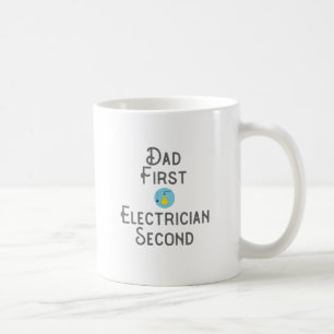 Caneca De Café Pai eletricista Dando Primeiro Presente Eletrônico