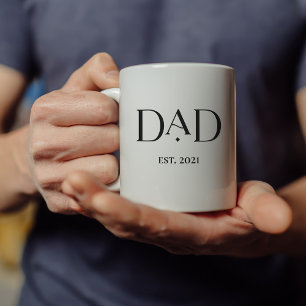 Caneca De Café Pai Est. 2021 com Nomes de Crianças   Texto moder