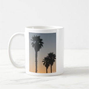 Caneca De Café Palmeiras No Crepúsculo