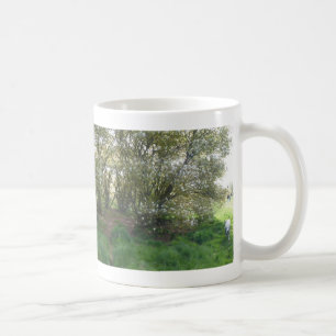 Caneca De Café Panorâmica Raisin Tree Blossoms com cão Mug