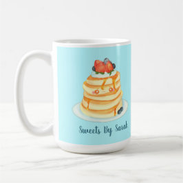 Caneca De Café Panquecas Fofas Com Xarope De Bordo,Frutas E Creme