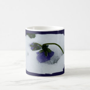 Caneca De Café Pansy roxo na neve