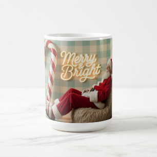 Caneca De Café Papai Noel retrô relaxando em uma poltrona fofa