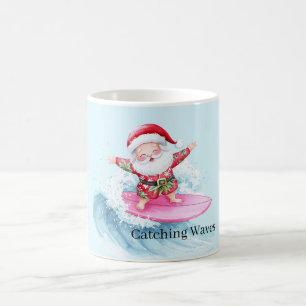 Caneca De Café Papai Noel Surfando Apanhando Uma Onda