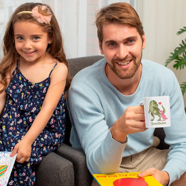 Caneca De Café PapaiSaurus T-Rex e Baby Girl Dinossauros (Criador carregado)