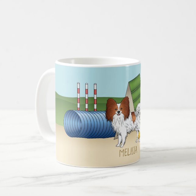 Caneca De Café Papillon Vermelho e Branco com Equipamento de Agil (Frente Esquerda)