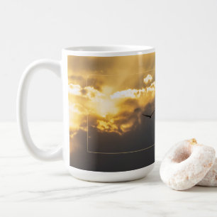 Caneca De Café Para Fora Da Águia Solar Com Borda